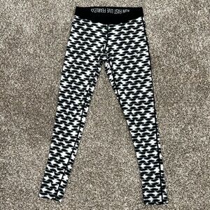 Nike Dri-Fit Leggings Size Small Black and White Print